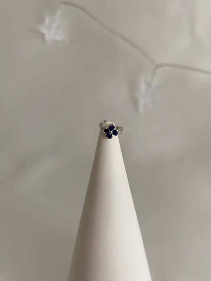 Mavi Çiçekli Piercing